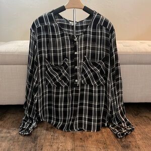 En Crème Black and White Plaid Top